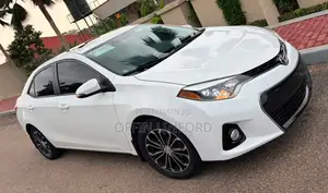 Toyota Corolla S 4dr Sedan (1.8L 4cyl CVT) 2015 White