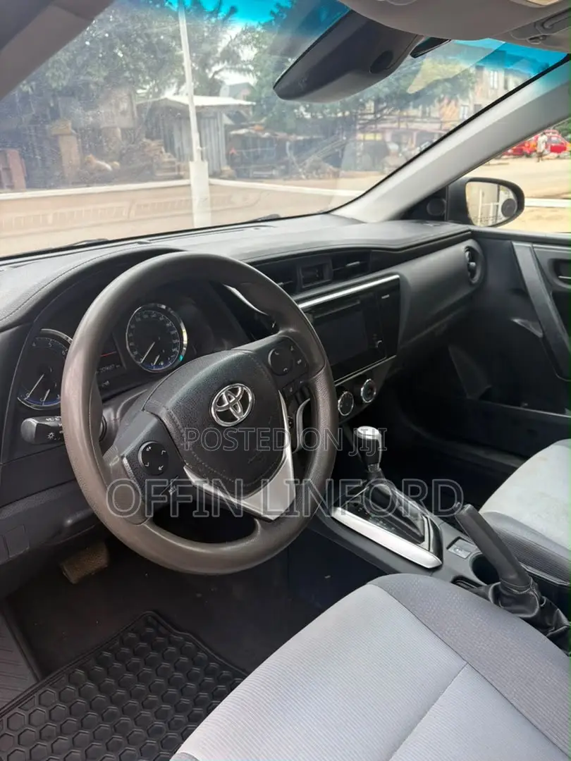 Toyota Corolla S 4dr Sedan (1.8L 4cyl CVT) 2015 White