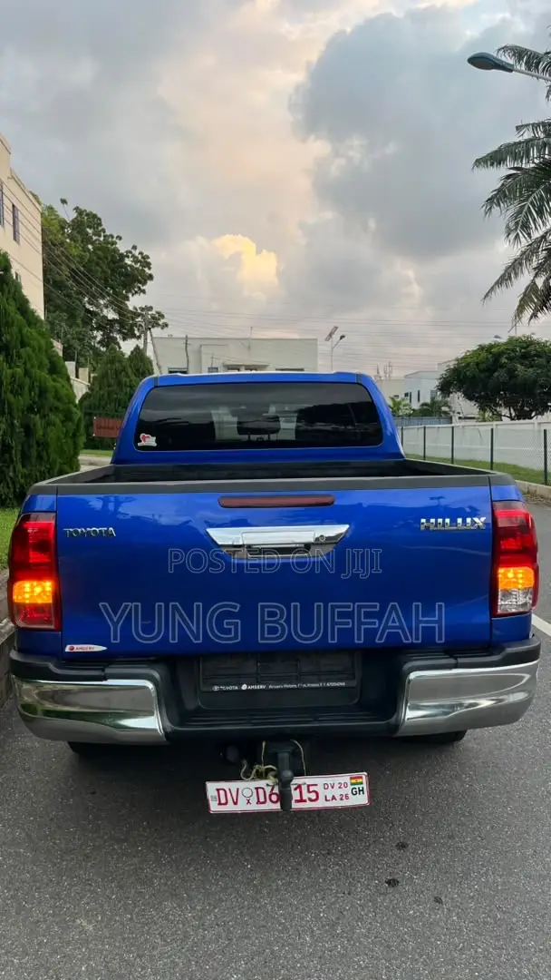 Toyota Hilux SR5 4x4 2018 Blue