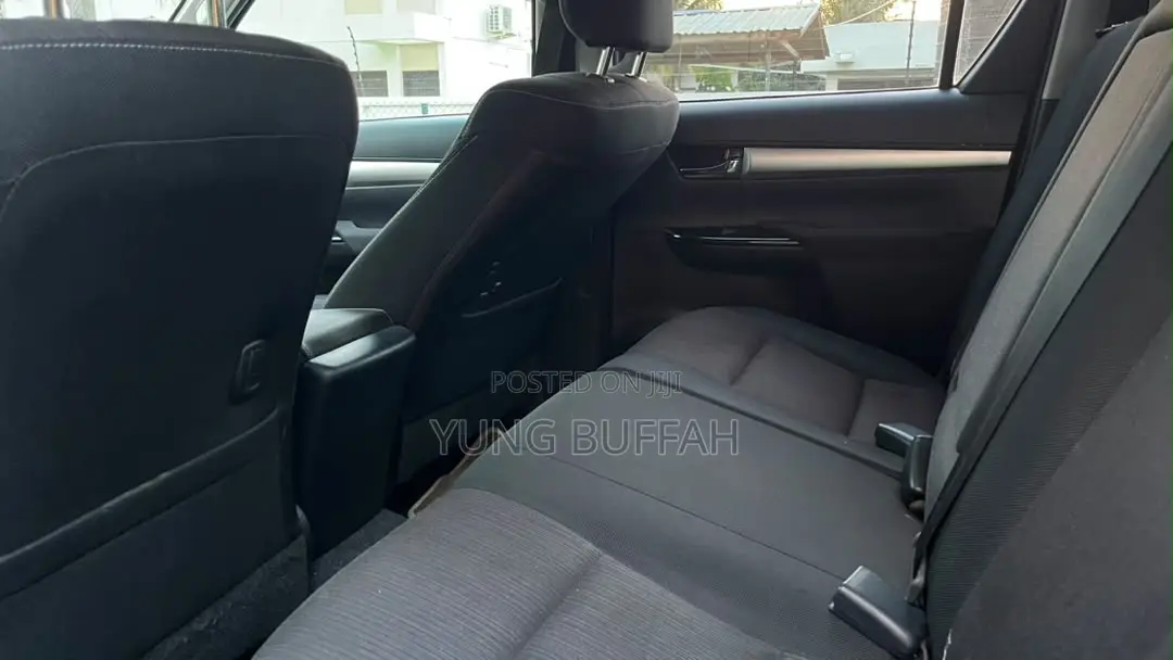 Toyota Hilux SR5 4x4 2018 Blue