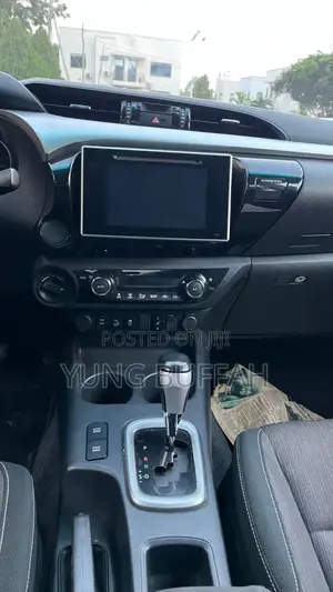 Toyota Hilux SR5 4x4 2018 Blue