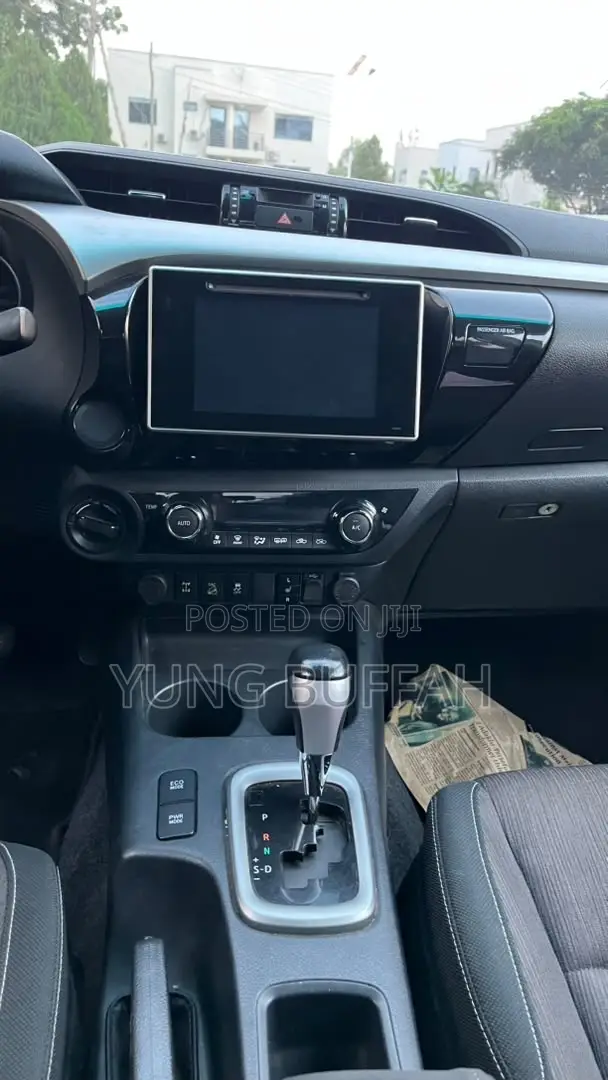 Toyota Hilux SR5 4x4 2018 Blue