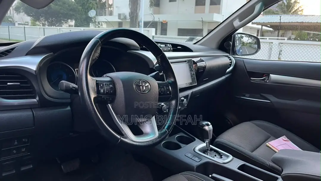 Toyota Hilux SR5 4x4 2018 Blue