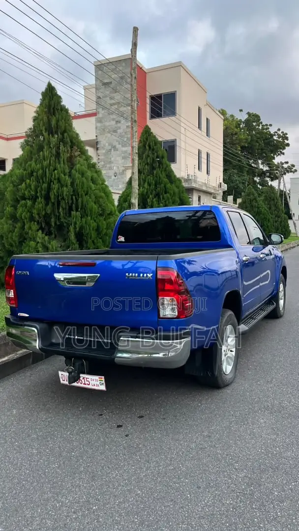 Toyota Hilux SR5 4x4 2018 Blue