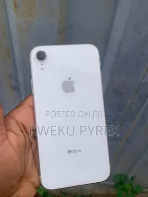 Apple iPhone XR 64 GB White