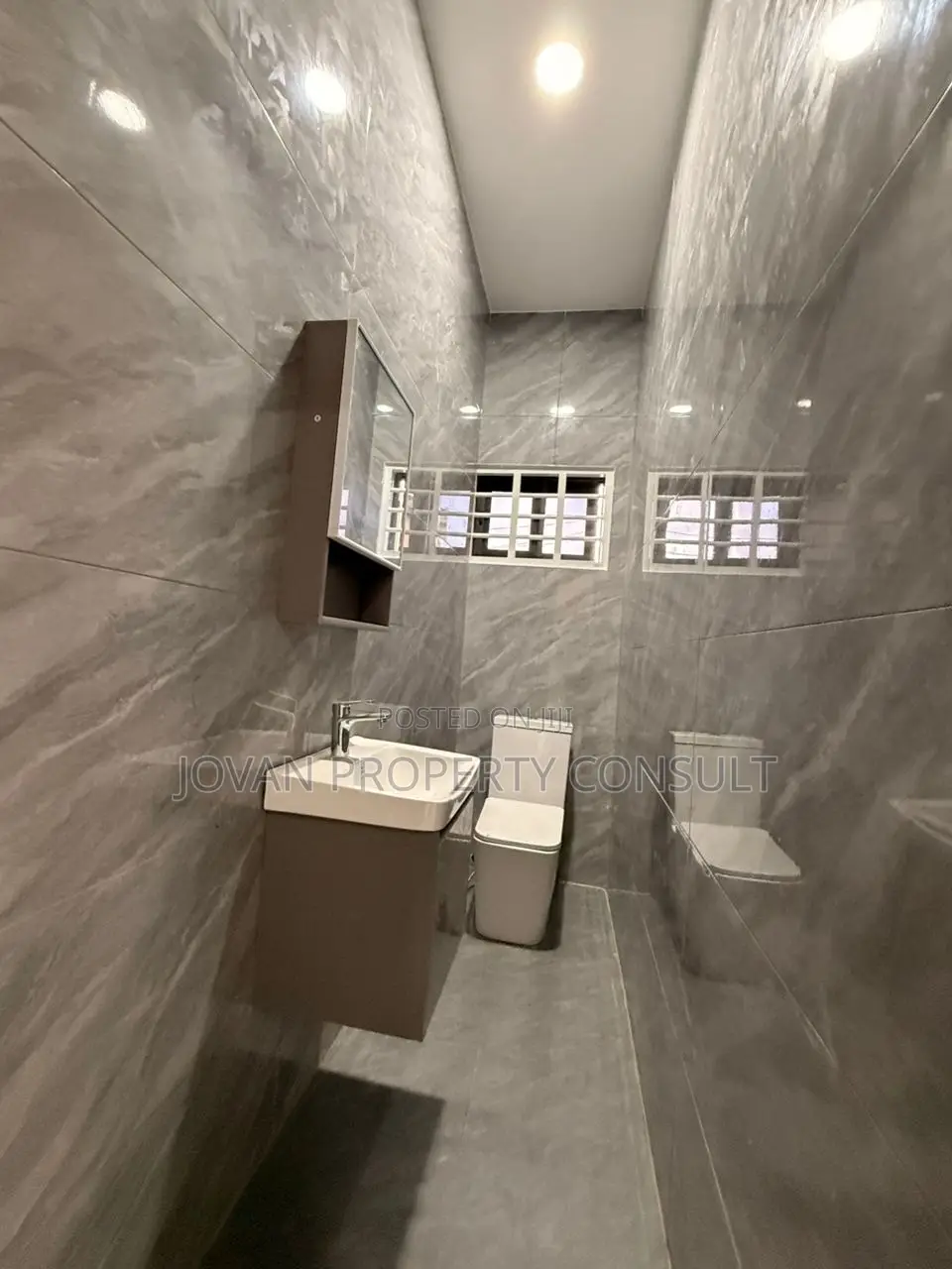 3bdrm House in Achimota for sale
