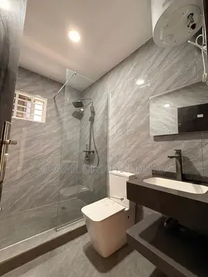 3bdrm House in Achimota for sale