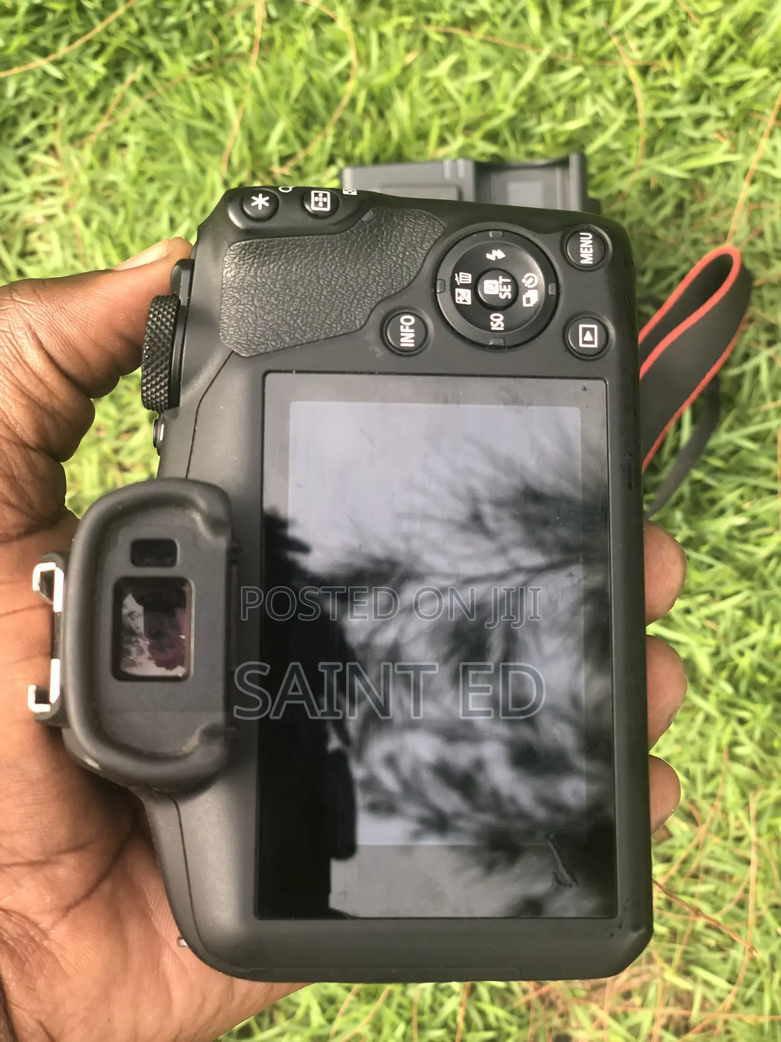 Canon EOS R100 Mirrorless Camera