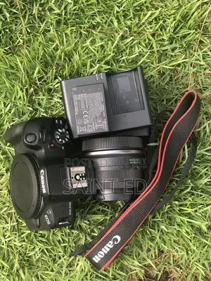Canon EOS R100 Mirrorless Camera
