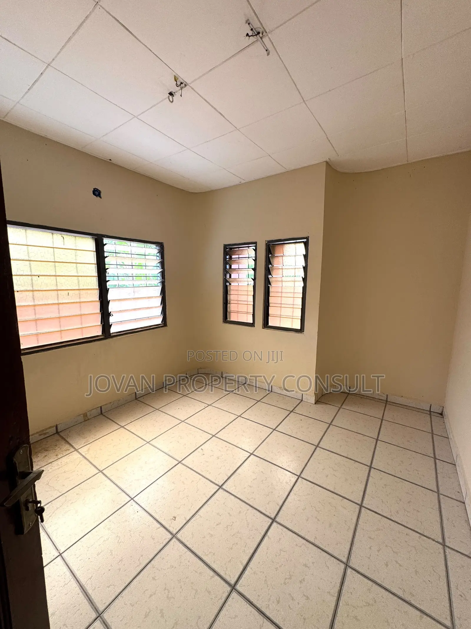 5bdrm House in Achimota Chantan for rent