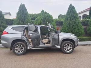 Mitsubishi Montero Sport 2017 Gray