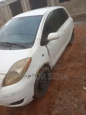 Toyota Yaris 2010 White