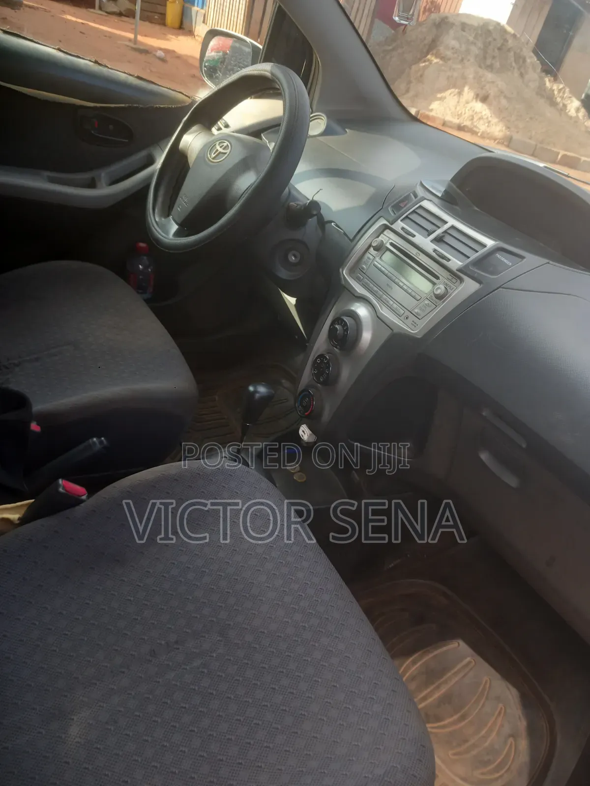 Toyota Yaris 2010 White
