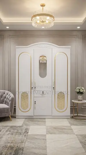 Modern 3-Door Wardrobe With Mirror