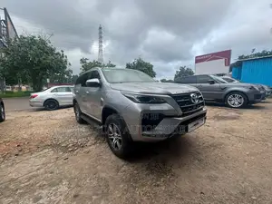 Toyota Fortuner 2022