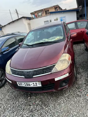 Nissan Versa 2007 Beige