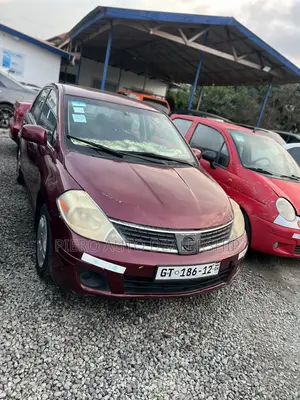 Nissan Versa 2007 Beige
