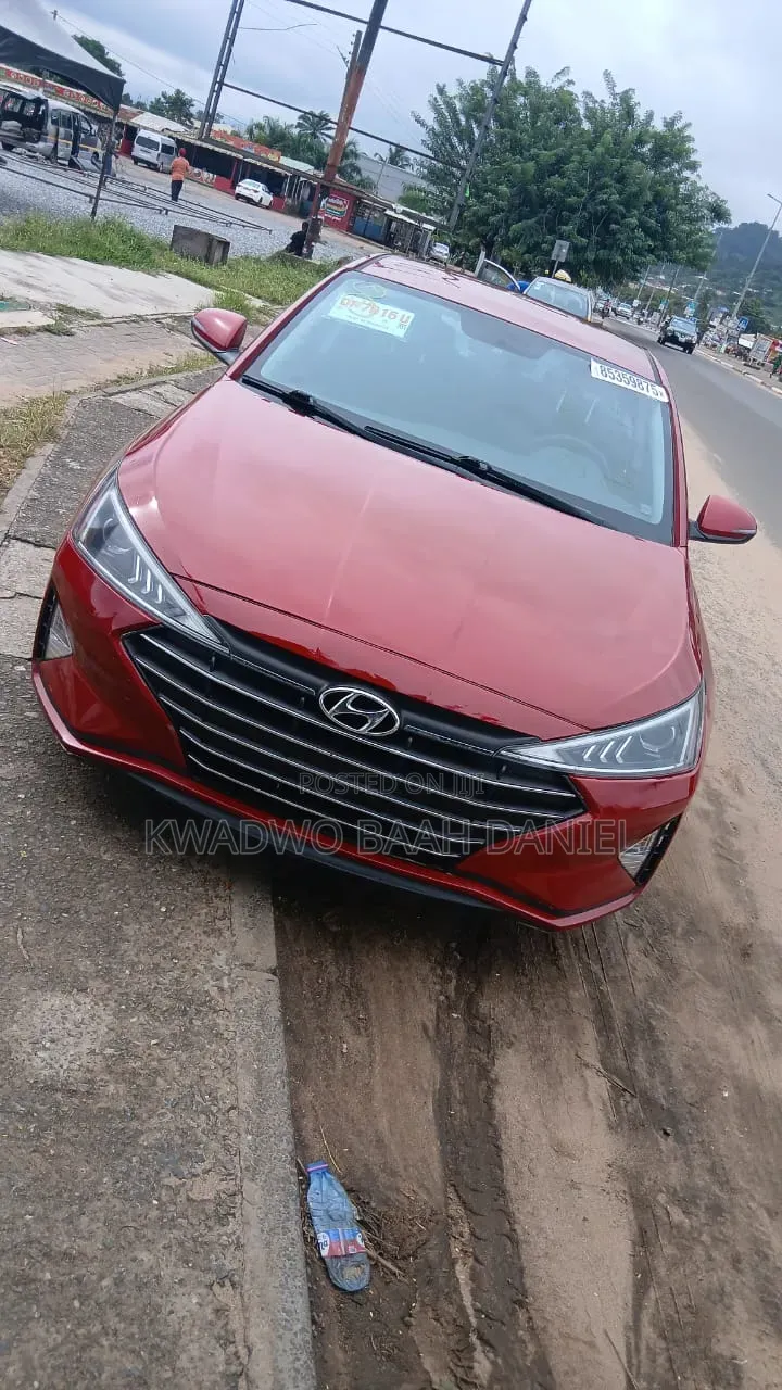 Hyundai Elantra 2020 Red