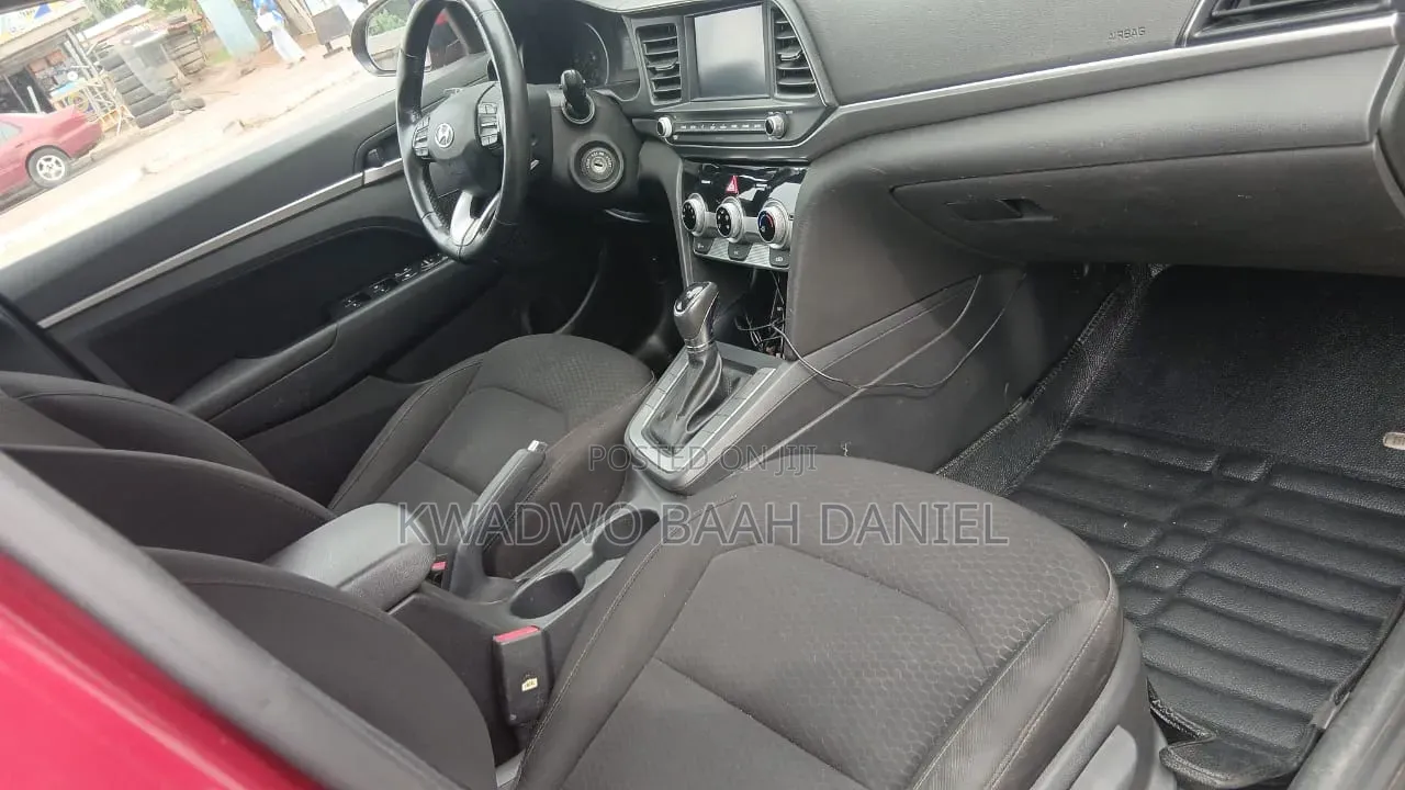 Hyundai Elantra 2020 Red