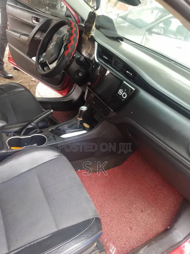 Toyota Corolla LE ECO 4dr Sedan (1.8L 4cyl CVT) 2017 Red