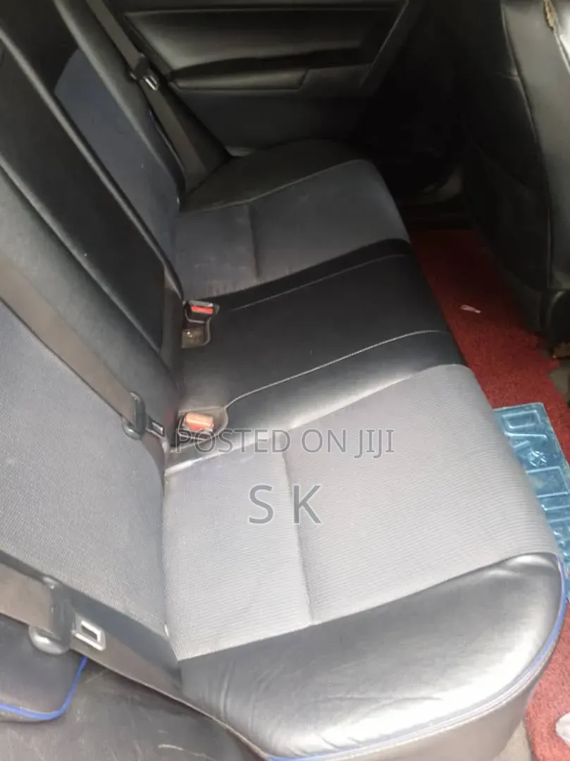 Toyota Corolla LE ECO 4dr Sedan (1.8L 4cyl CVT) 2017 Red