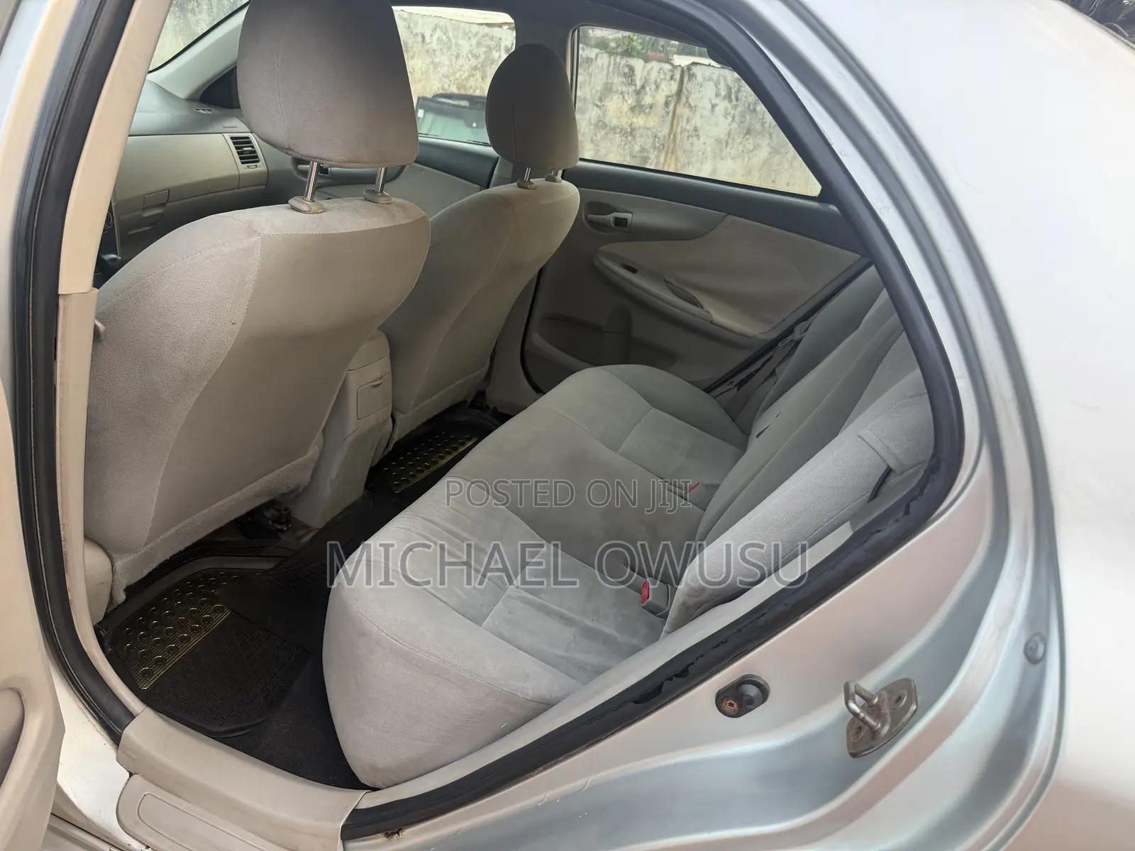 Toyota Corolla 2010 Silver