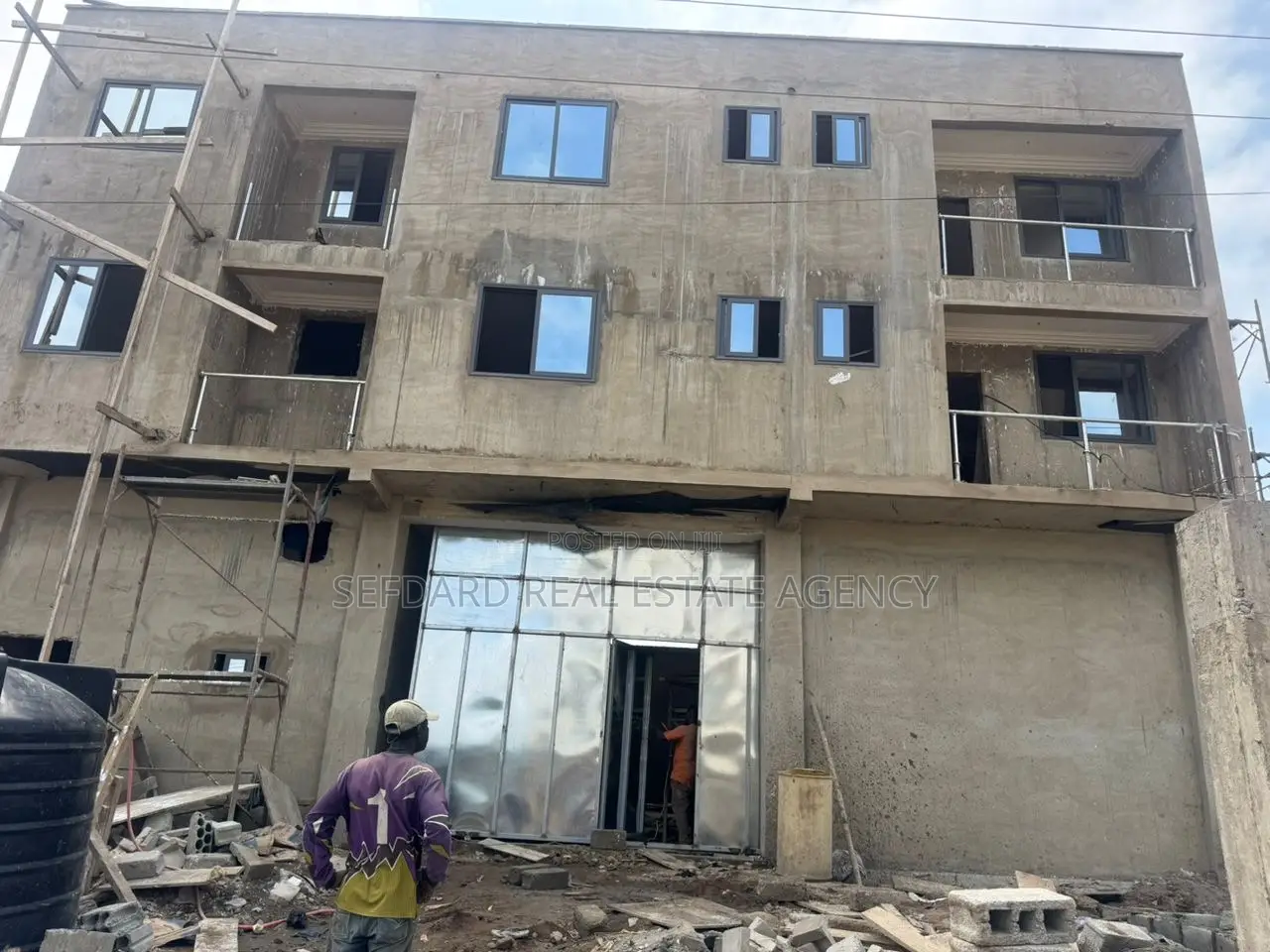 500 SQM Warehouse With 2 Units of 2bedroom Apartment