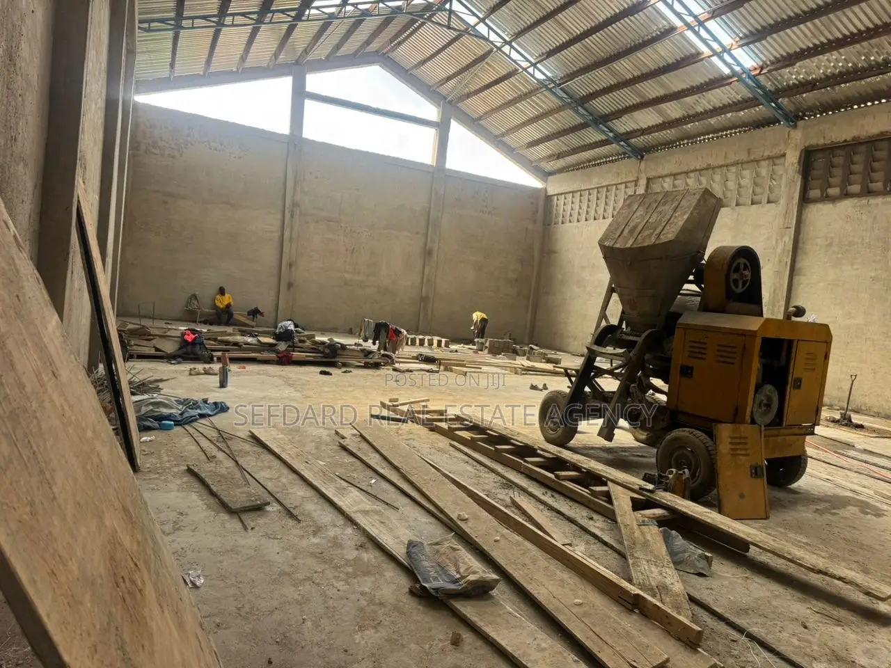 500 SQM Warehouse With 2 Units of 2bedroom Apartment