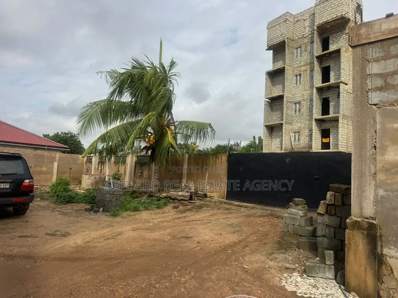 5bdrm House in Sefdard Properties, Ablekuma for sale