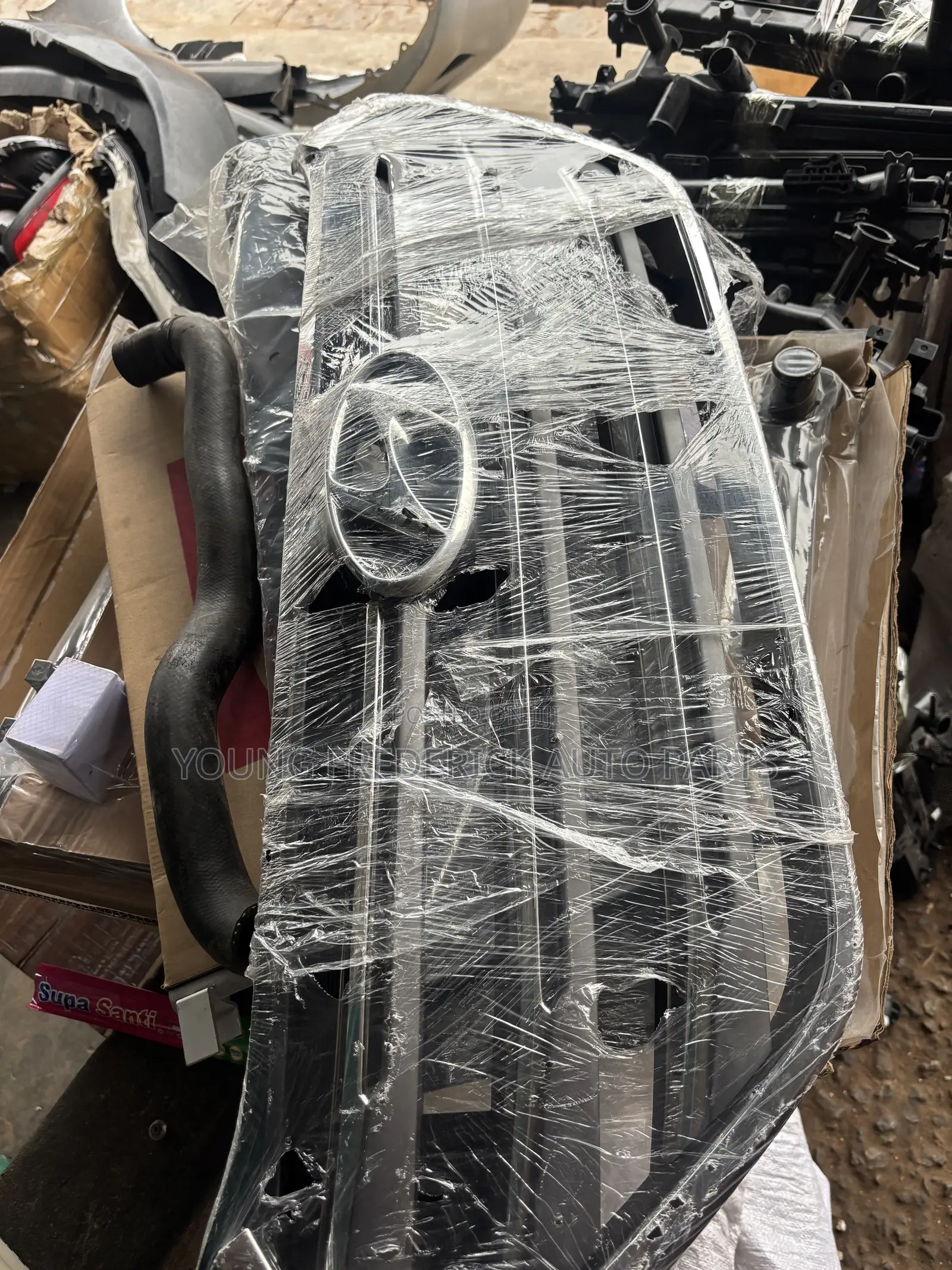 2015 2016 2017 2018 Hyundai Tucson Front Grill Shell