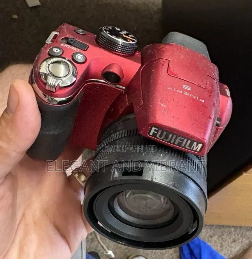 Fujifilm FinePix S4530 Bridge Digital Camera 30x Zoom 14-16.9mp Red