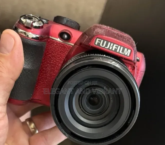 Fujifilm FinePix S4530 Bridge Digital Camera 30x Zoom 14-16.9mp Red