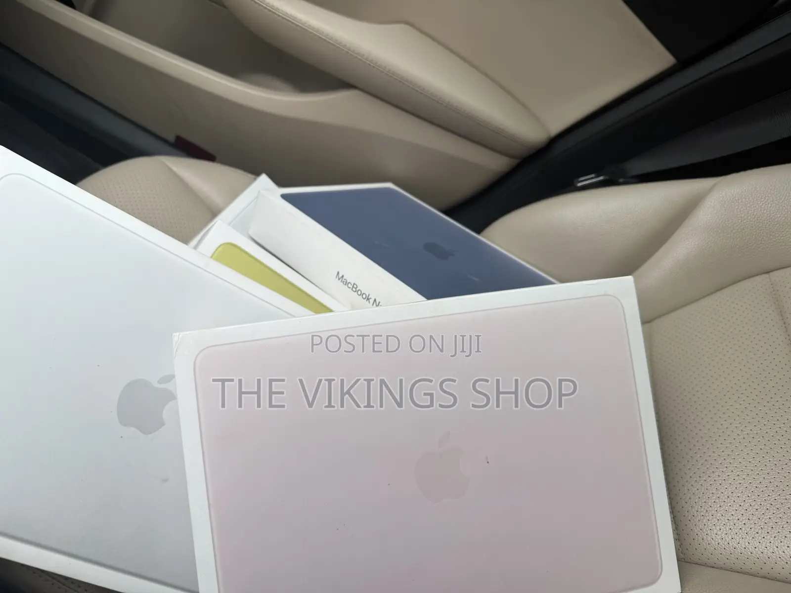 New Laptop Apple MacBook 8GB Intel Core i5 SSD 256GB