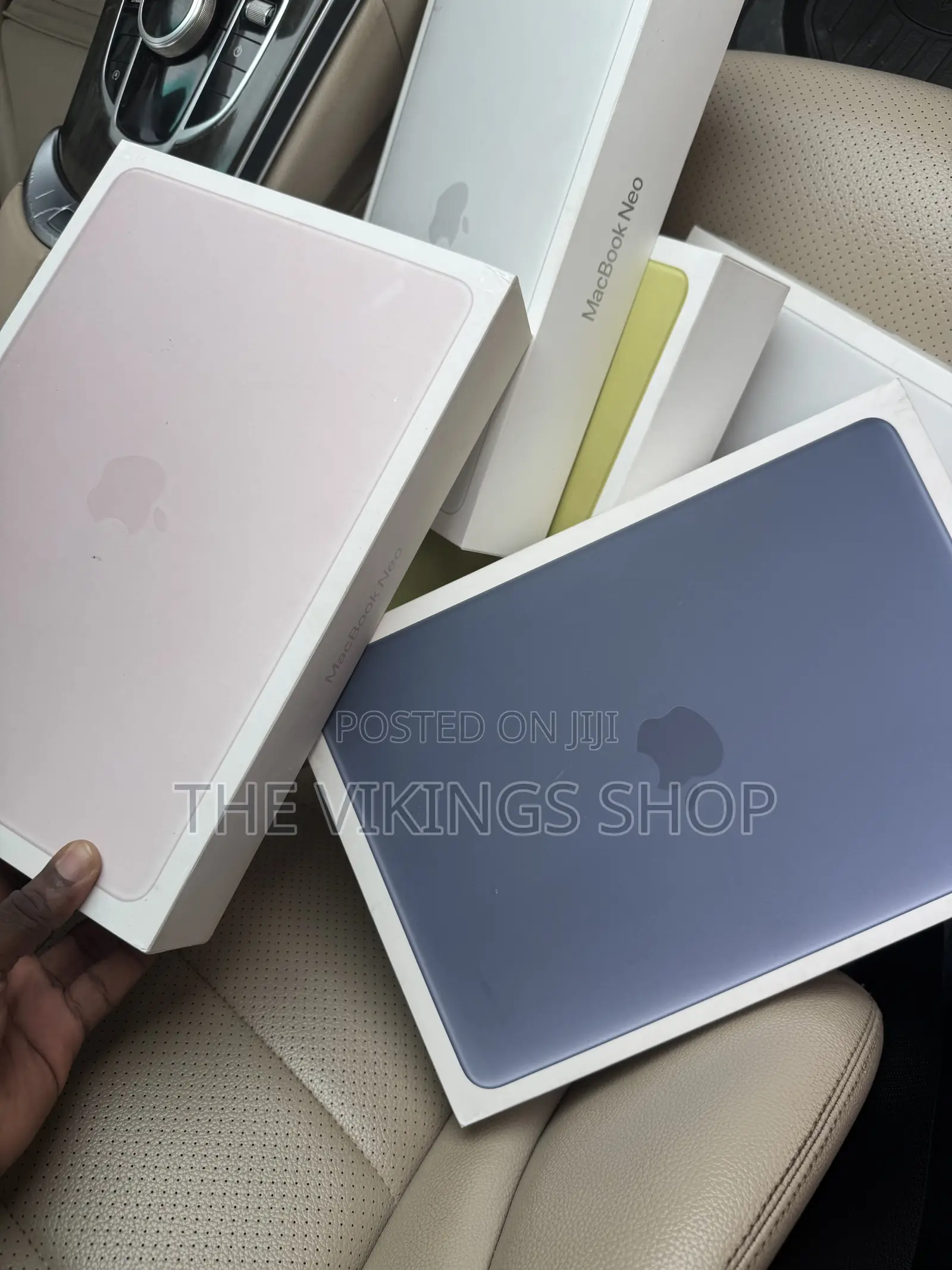 New Laptop Apple MacBook 8GB Intel Core i5 SSD 256GB