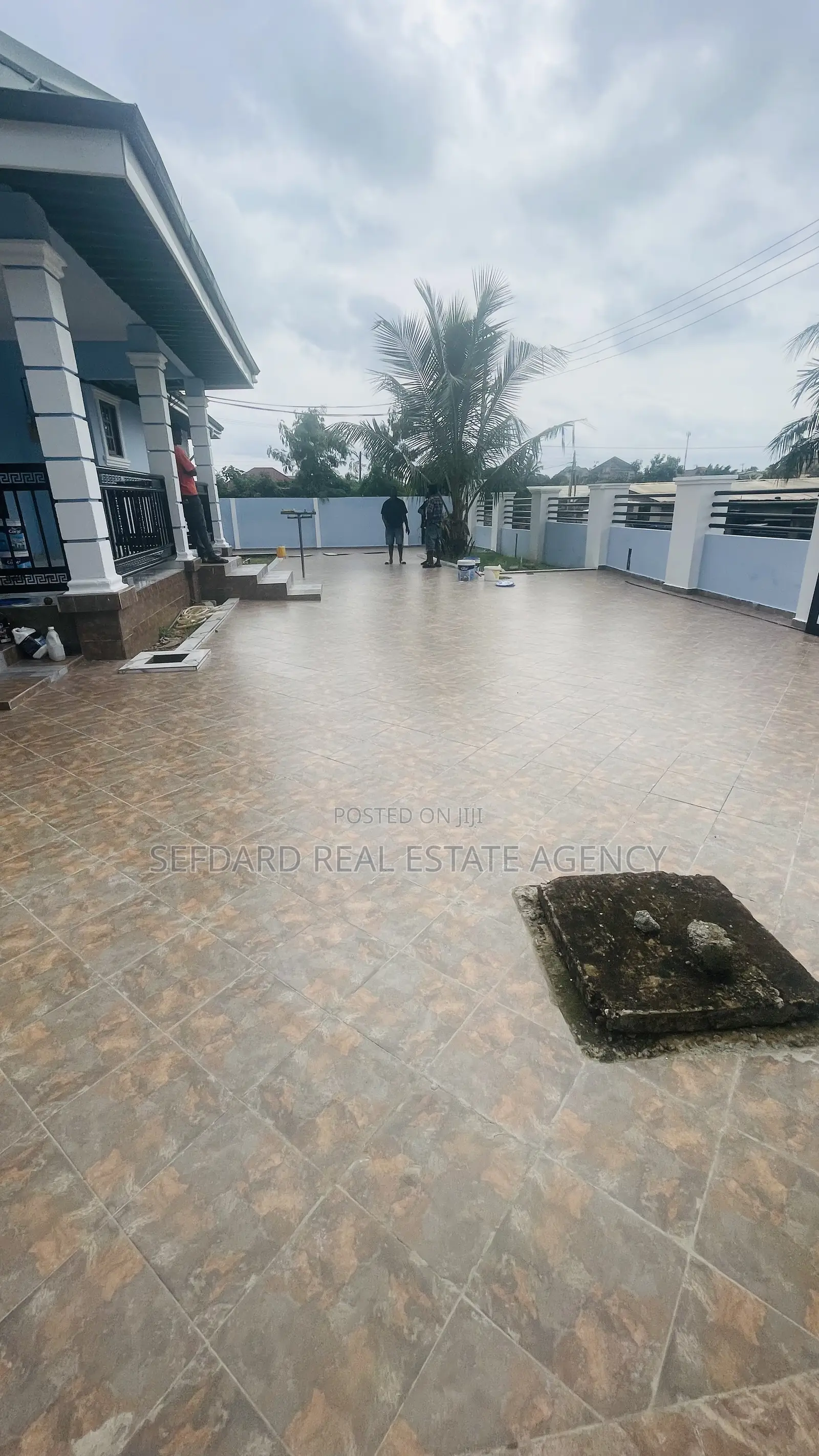 5bdrm House in Sefdard Properties, Amasaman for rent