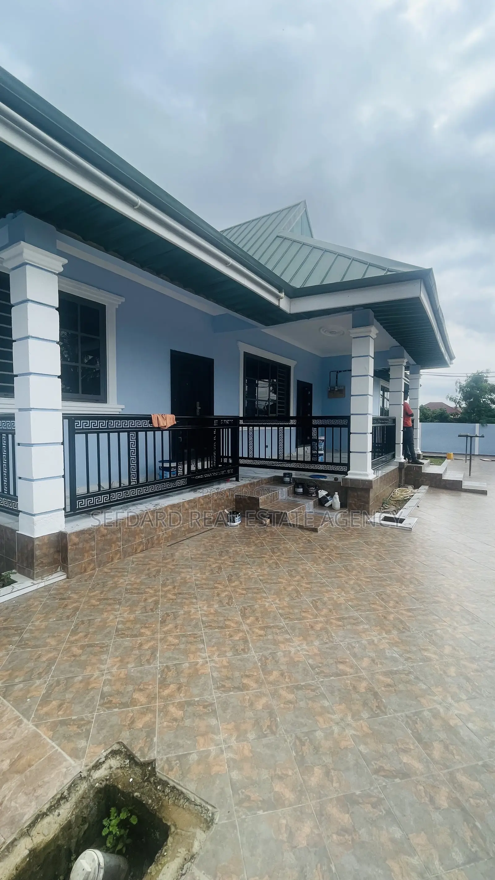 5bdrm House in Sefdard Properties, Amasaman for rent