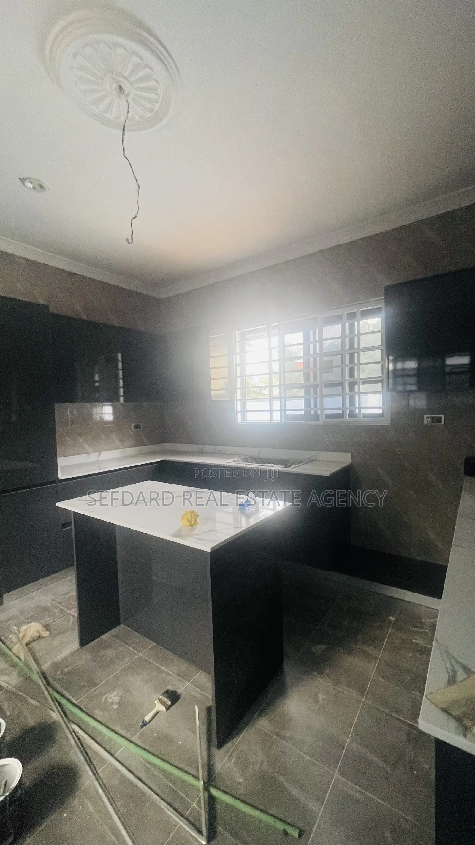 5bdrm House in Sefdard Properties, Amasaman for rent
