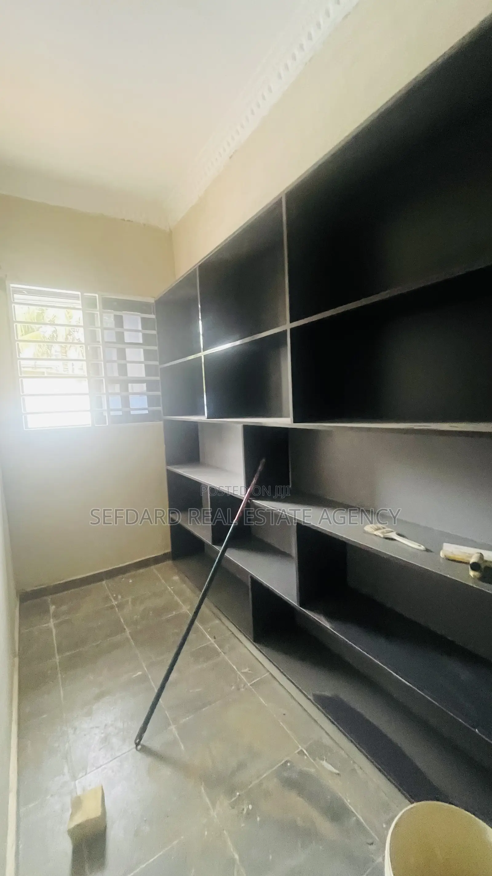 5bdrm House in Sefdard Properties, Amasaman for rent