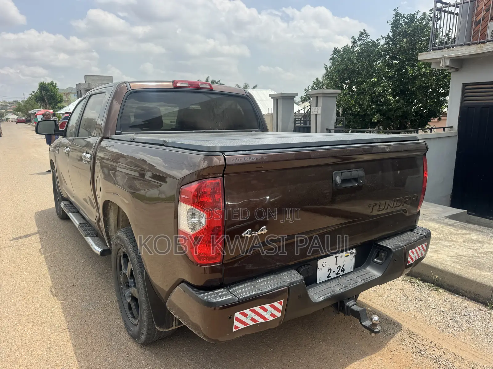 Toyota Tundra 1794 4dr CrewMax 4WD SB (5.7L 8cyl 6A) 2015 Brown
