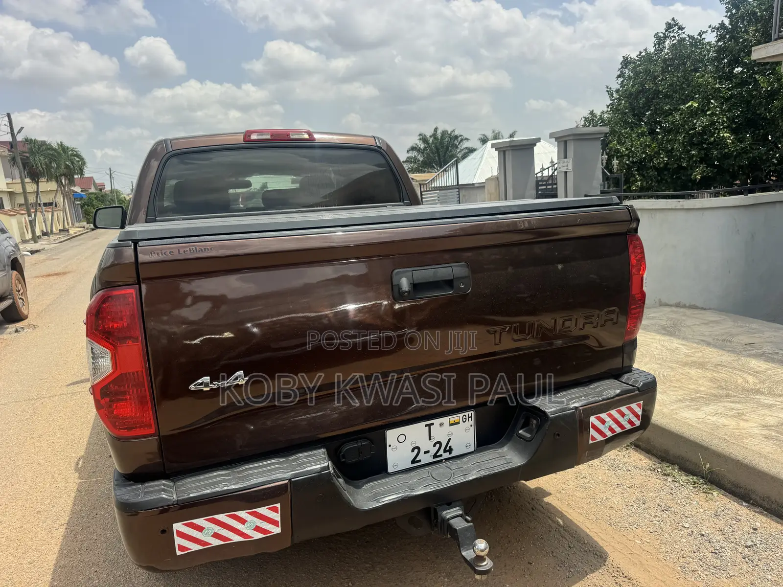 Toyota Tundra 1794 4dr CrewMax 4WD SB (5.7L 8cyl 6A) 2015 Brown