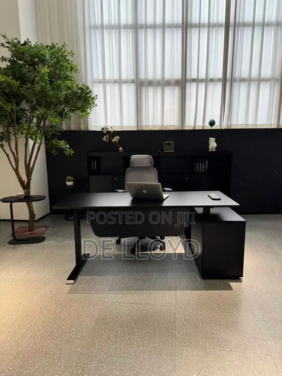 1.2 M Electric Adjustable Table With Drawers