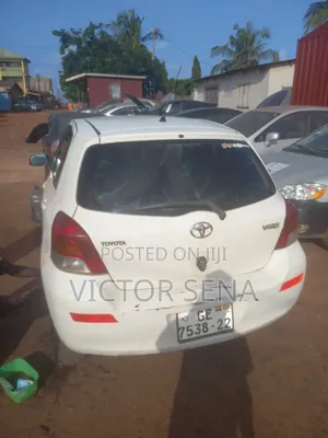 Toyota Yaris 2010 White