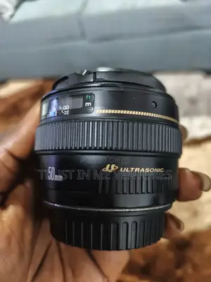 Canon EF 50mm F/1.4 USM Lens