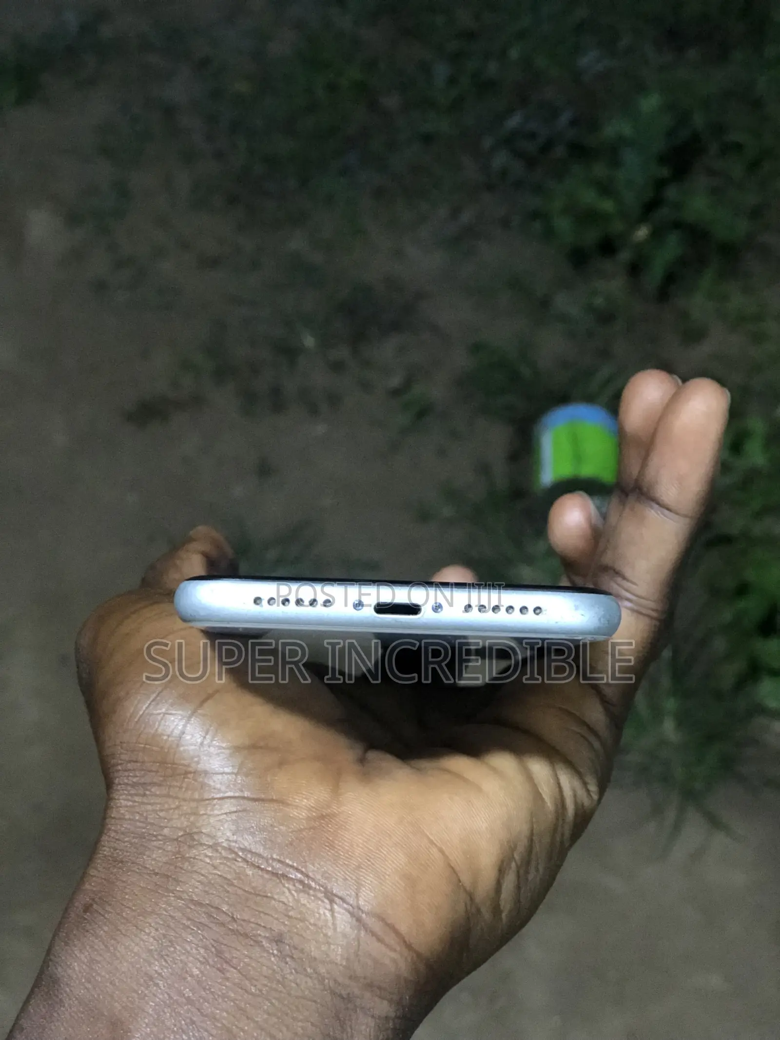 Apple iPhone XR 64 GB White