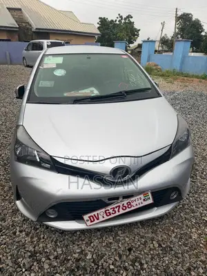 Toyota Vitz 1.5 FWD 5dr 2015 Silver