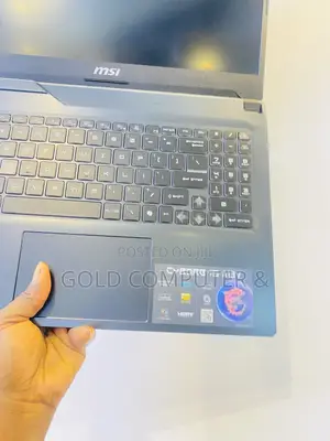 Laptop MSI Cyborg 15 24GB Intel Core i7 SSD 1T