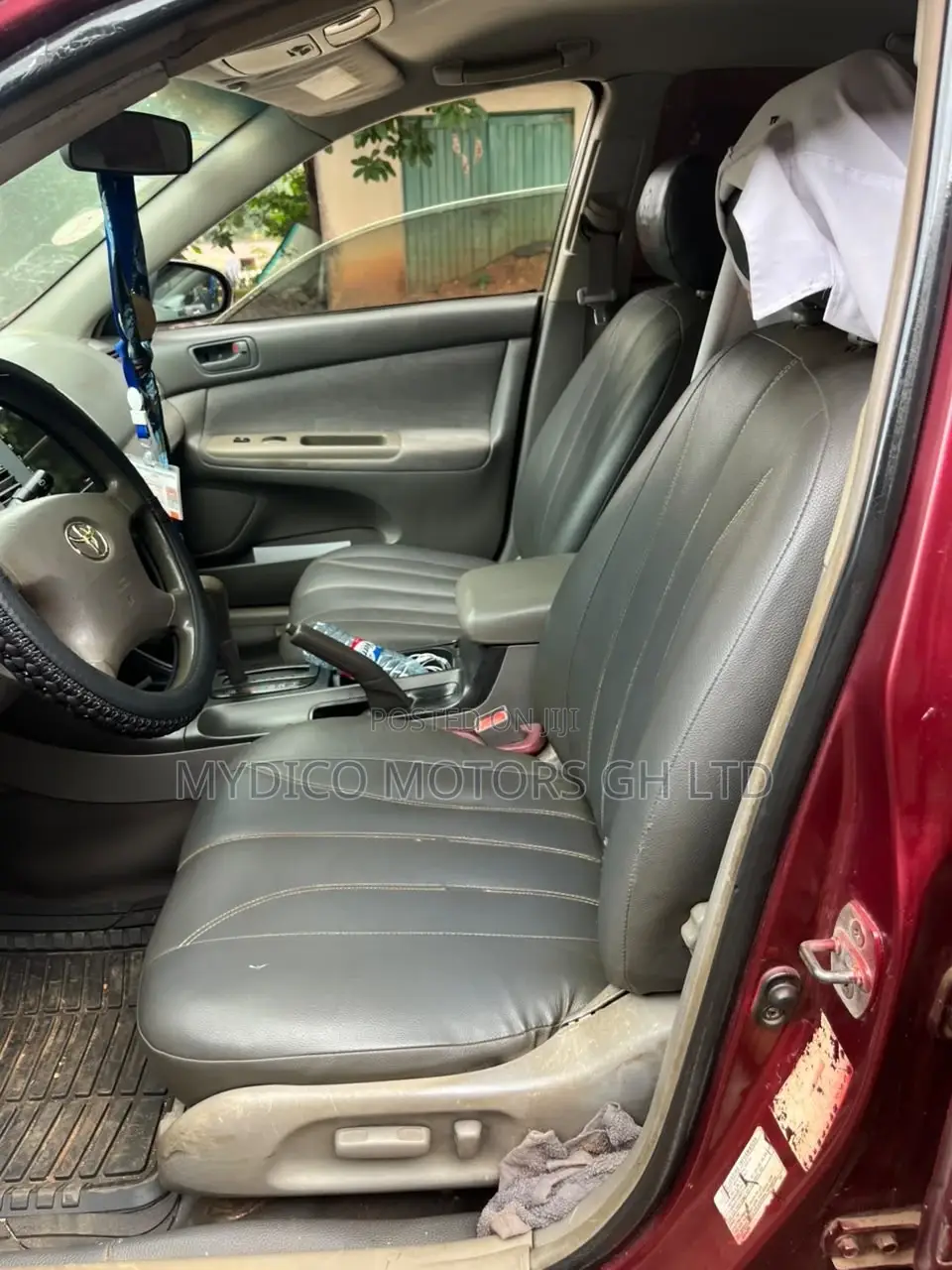Toyota Camry LE 4dr Sedan (2.4L 4cyl 5M) 2004 Red