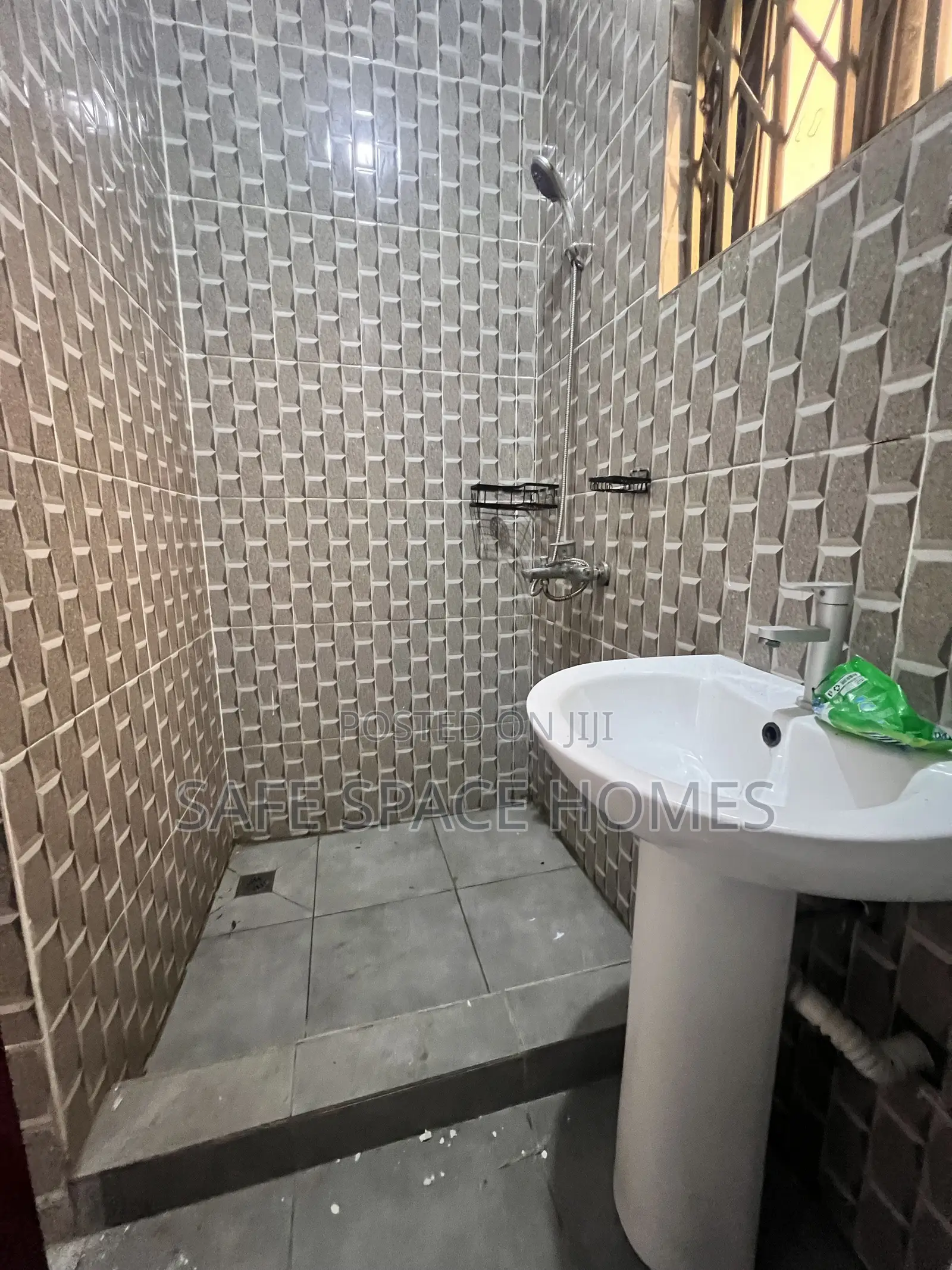 1bdrm Apartment in Aboma for rent