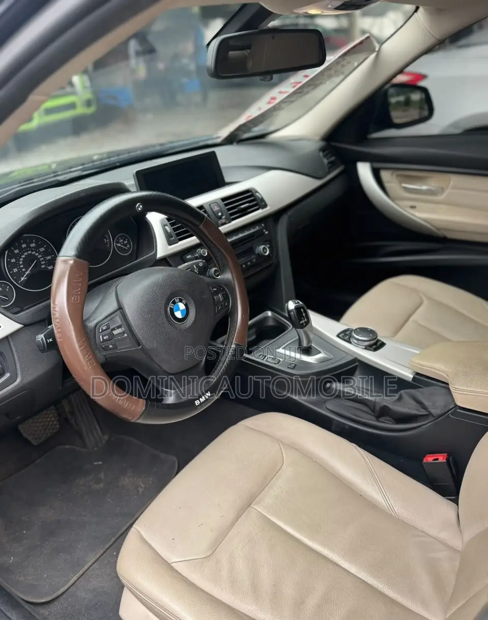 BMW 320i Sedan RWD 2015 Blue