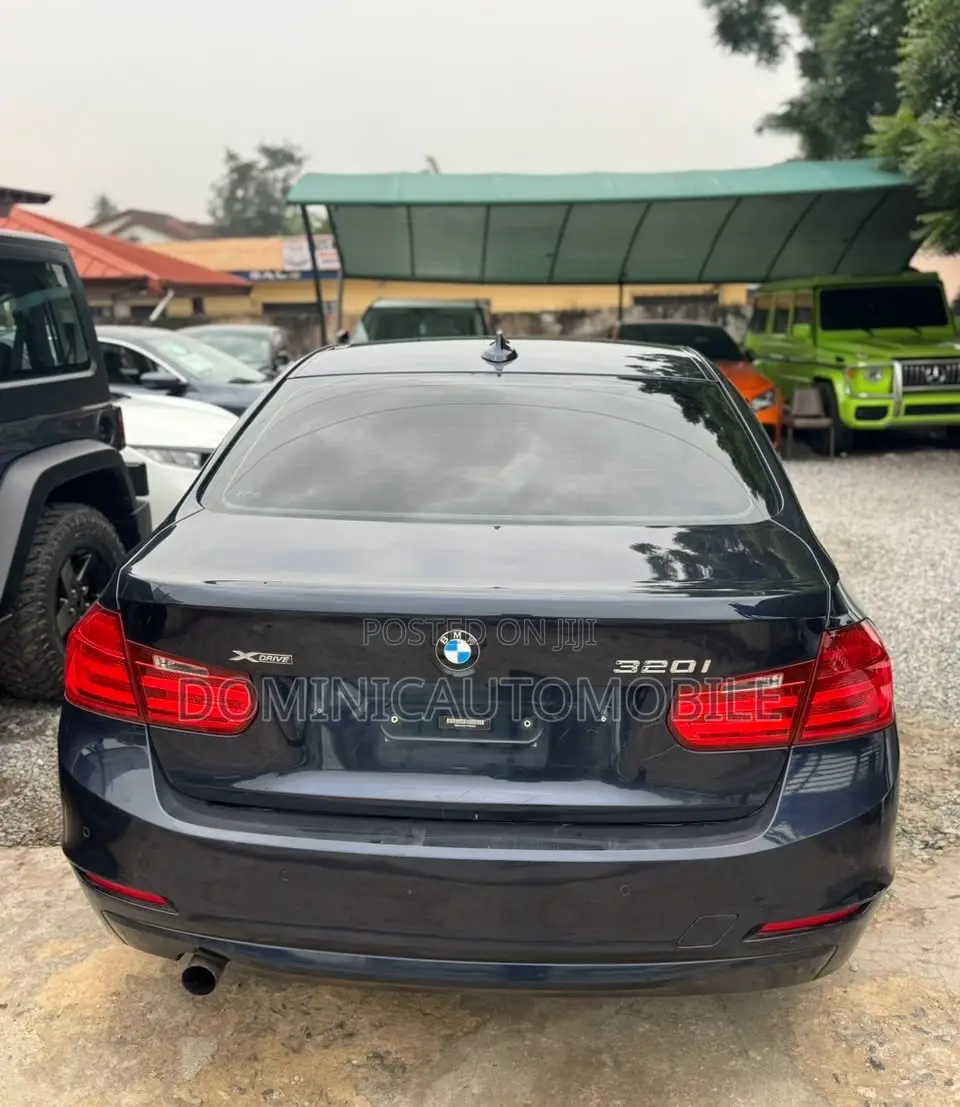BMW 320i Sedan RWD 2015 Blue